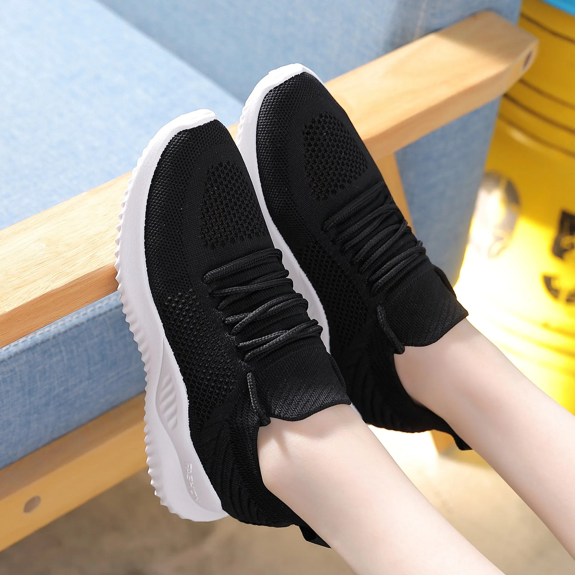 SH315 - Lightweight casual women's shoes