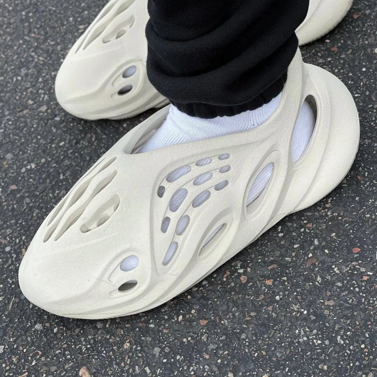 YEEZY FOAM RUNNER MIST